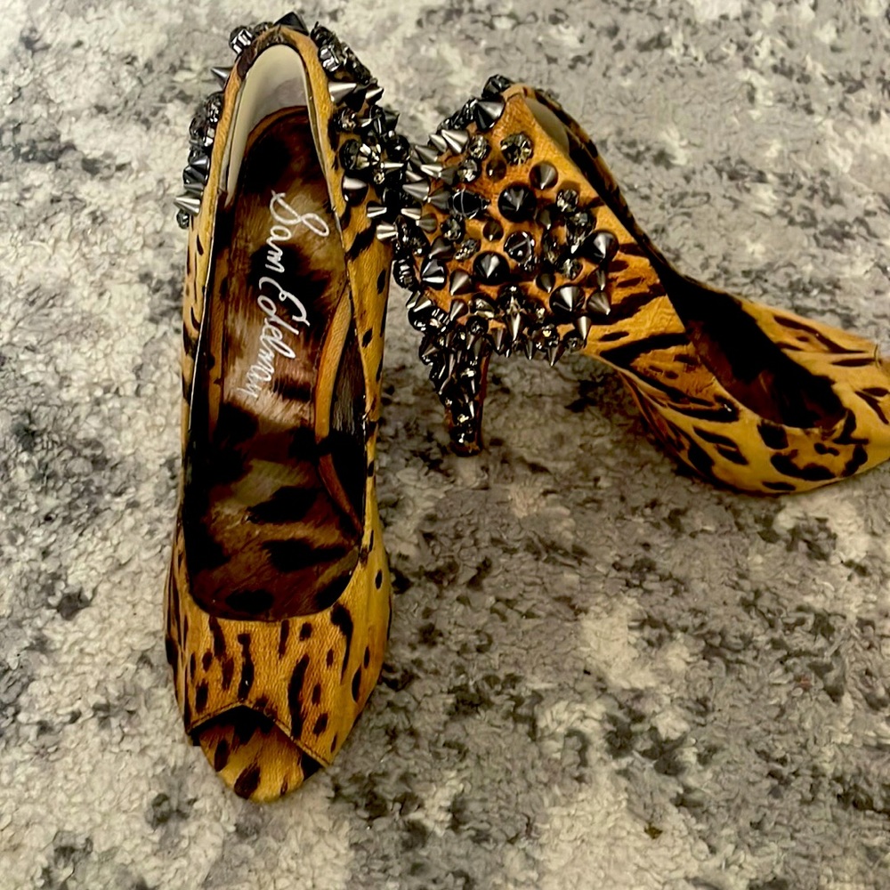 Leopard print- peep toe Sam Edelman